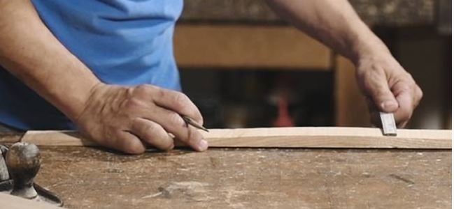 pemprosesan kayu manual