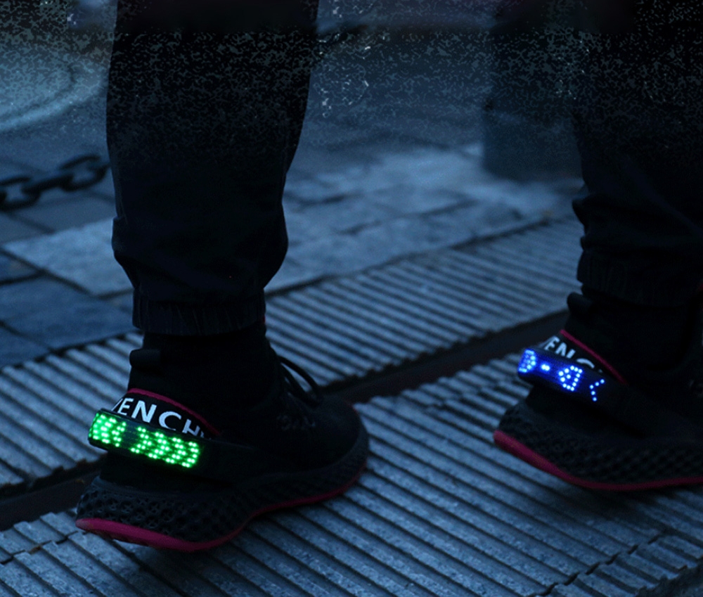 paparan cahaya pada kasut