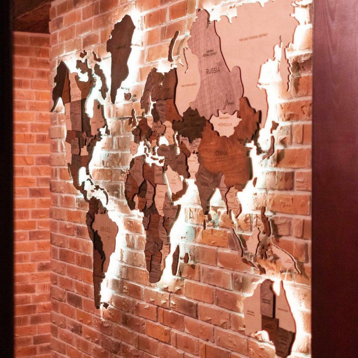 Peta dunia kayu - pencahayaan yang diketuai